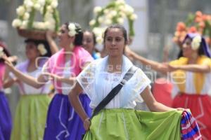 5 DE MAYO . DESFILE