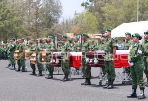 HOMENAJE A MILITARES