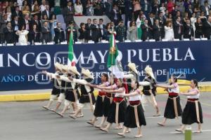 5 DE MAYO . DESFILE