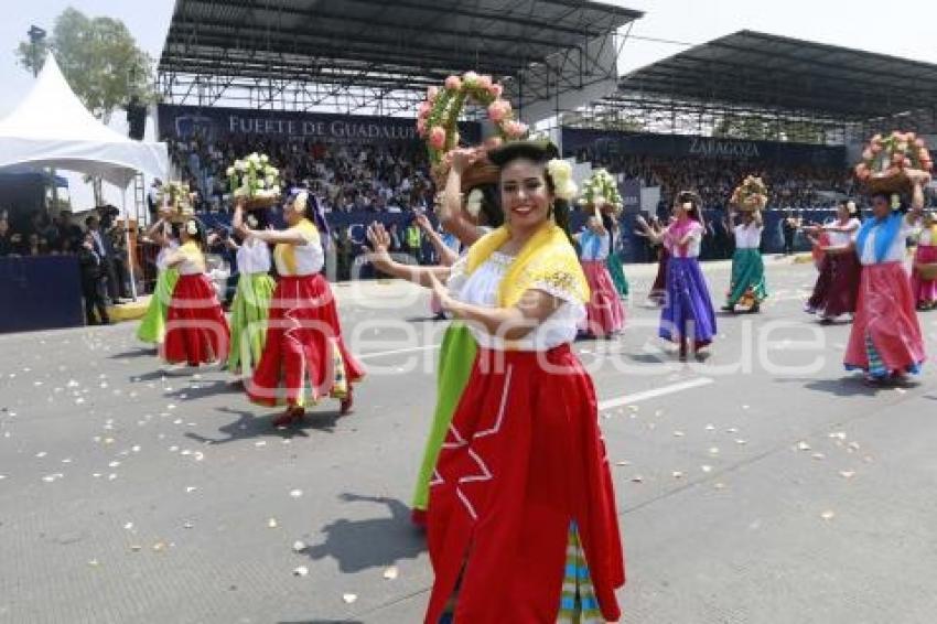 5 DE MAYO . DESFILE