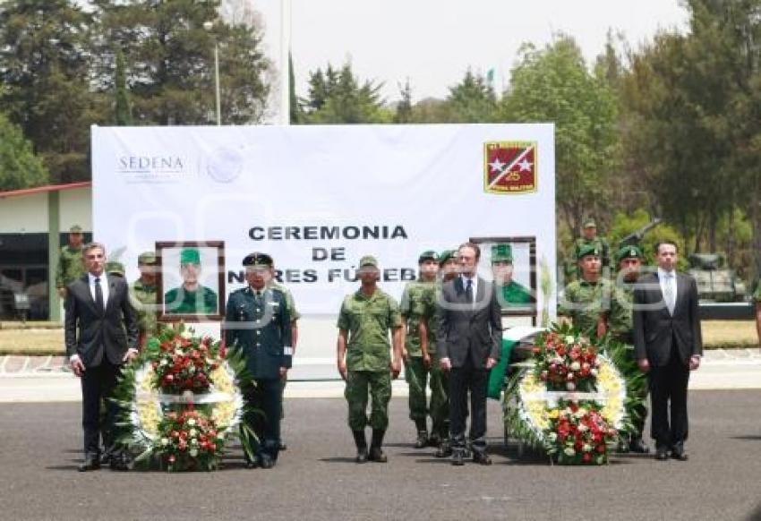 HOMENAJE A MILITARES