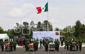 HOMENAJE A MILITARES