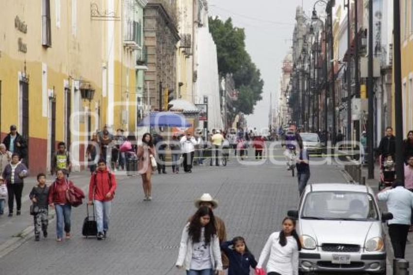 5 DE MAYO . DESFILE