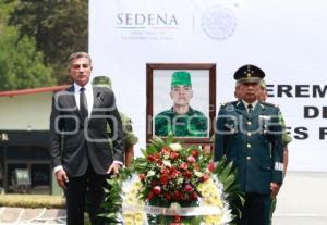 HOMENAJE A MILITARES