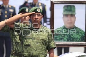 HOMENAJE A MILITARES