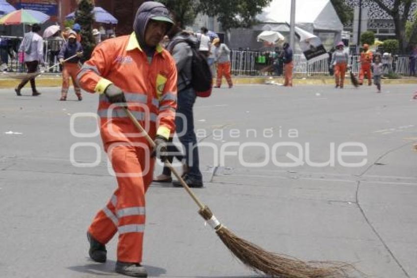 5 DE MAYO . DESFILE