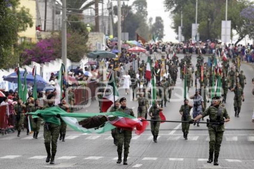 5 DE MAYO . DESFILE