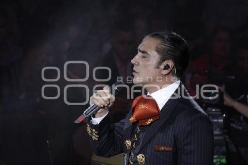 FERIA DE PUEBLA . ALEJANDRO FERNÁNDEZ