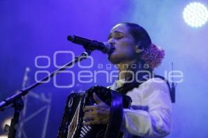 FERIA DE PUEBLA . JULIETA VENEGAS