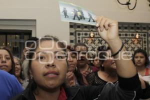 MANIFESTANTES CONTRA RAFA NUÑEZ