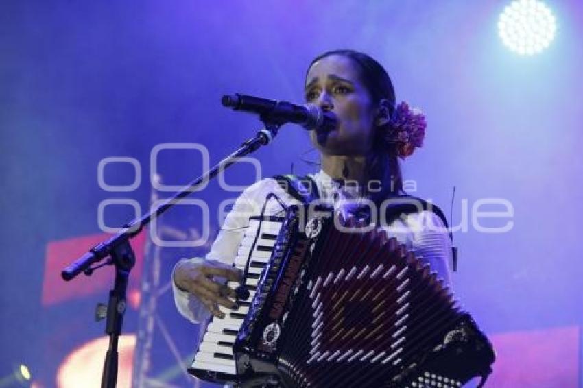 FERIA DE PUEBLA . JULIETA VENEGAS