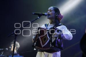 FERIA DE PUEBLA . JULIETA VENEGAS