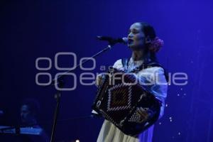 FERIA DE PUEBLA . JULIETA VENEGAS