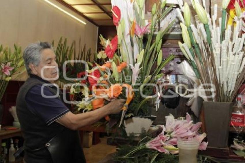 DÍA DE LAS MADRES . FLORES