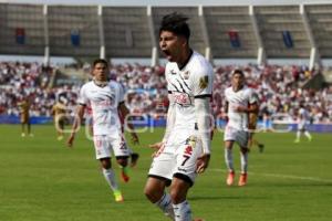 FÚTBOL . LOBOS VS DORADOS