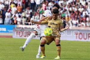 FÚTBOL . LOBOS VS DORADOS