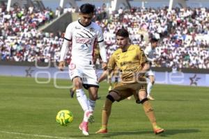 FÚTBOL . LOBOS VS DORADOS