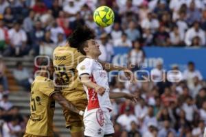 FÚTBOL . LOBOS VS DORADOS