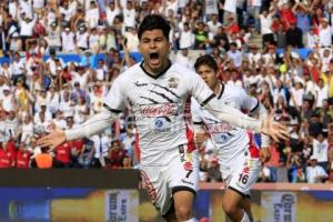 FÚTBOL . LOBOS VS DORADOS