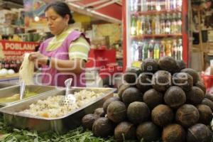 MERCADO . AGUACATE