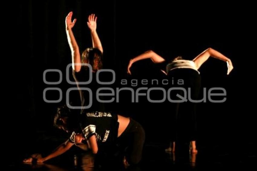 CCU . DANZA CONTEMPORÁNEA