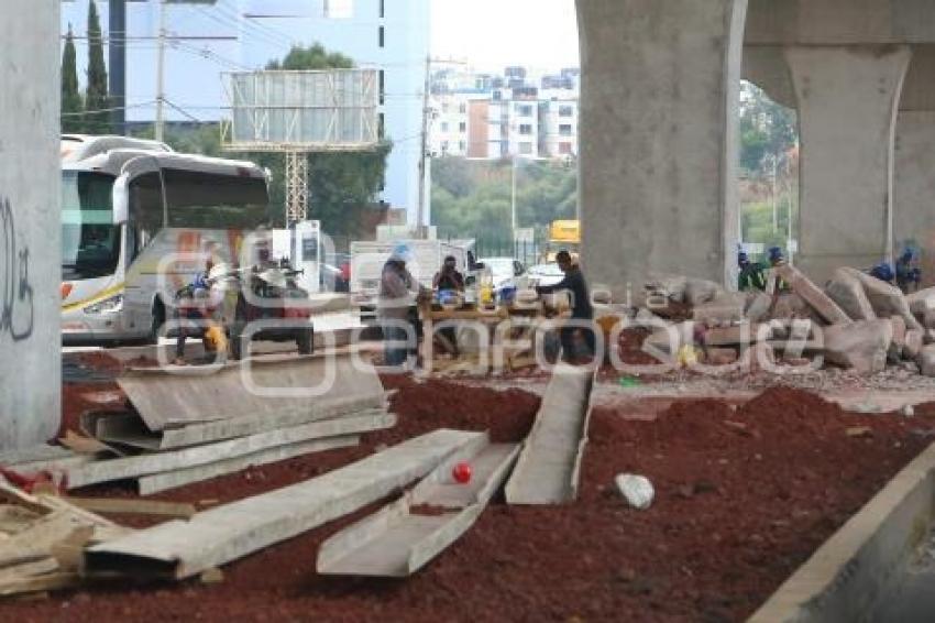 CICLOPISTA . AUTOPISTA