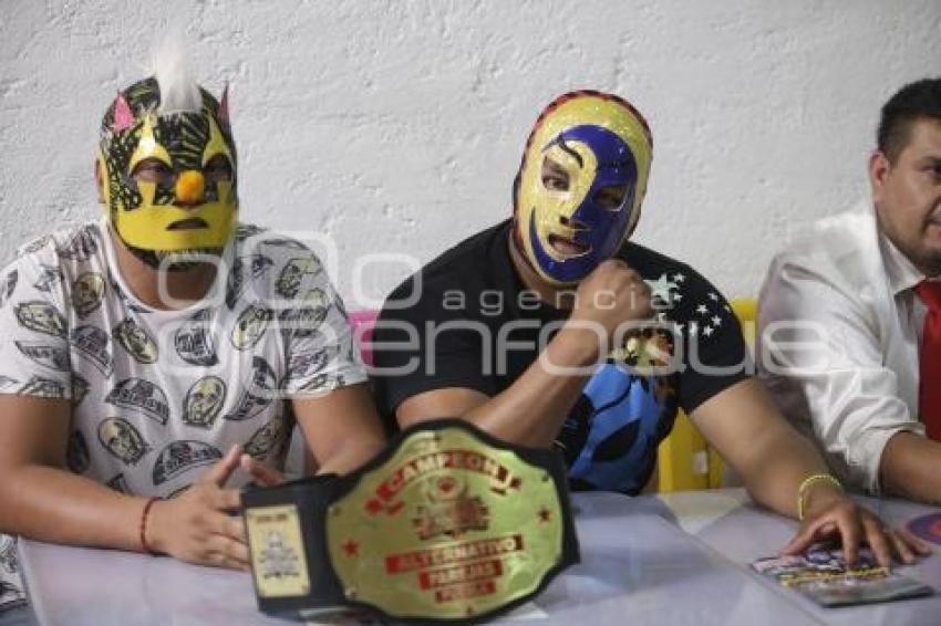 LUCHA LIBRE . METAMORFOSIS