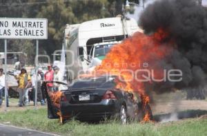 QUEMA DE PATRULLA Y COCHE