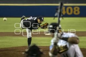 BÉISBOL . PERICOS VS SULTANES