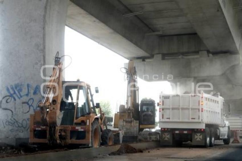 TRÁFICO . AUTOPISTA PUEBLA-MÉXICO