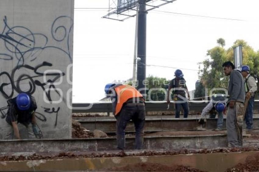 TRÁFICO . AUTOPISTA PUEBLA-MÉXICO