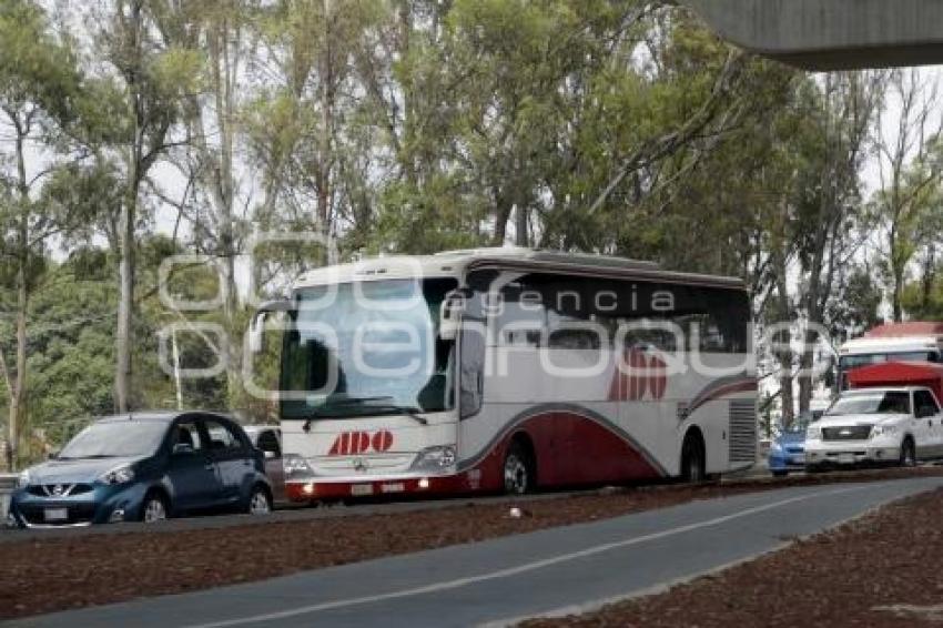 TRÁFICO . AUTOPISTA PUEBLA-MÉXICO