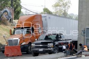 TRÁFICO . AUTOPISTA PUEBLA-MÉXICO