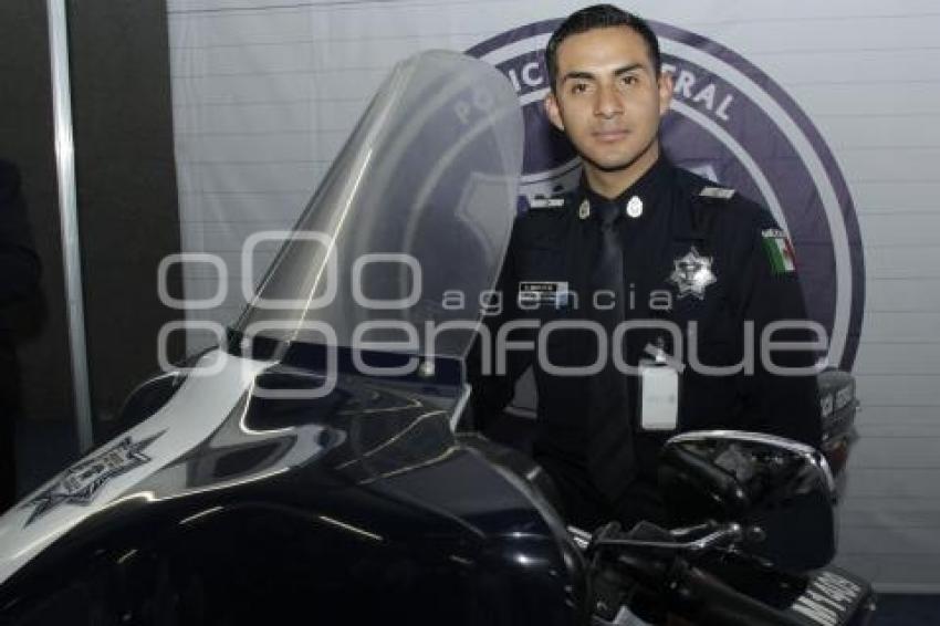 SEGURIDAD . POLICÍAS