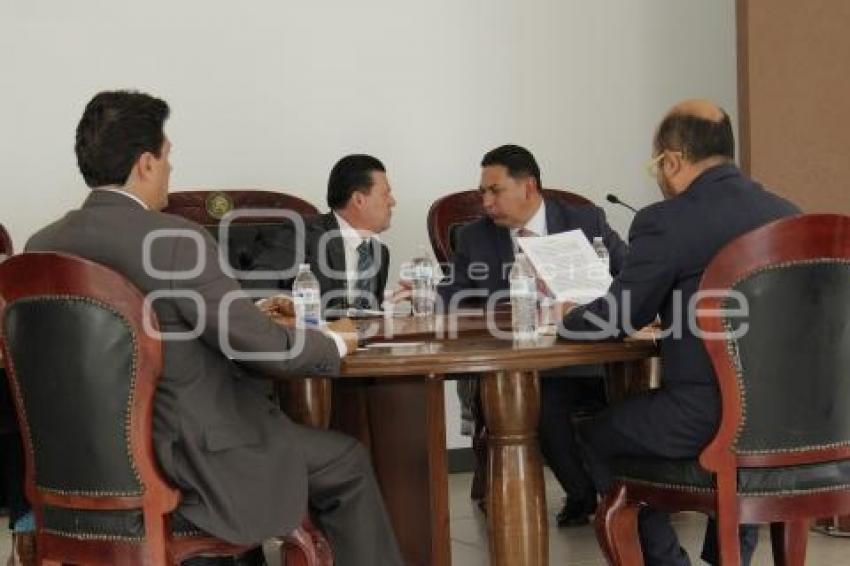 SESIÓN .  TRIBUNAL ELECTORAL