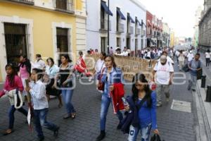 MANIFESTACIÓN . FRENTE DE COLONOS 8 DE JUNIO