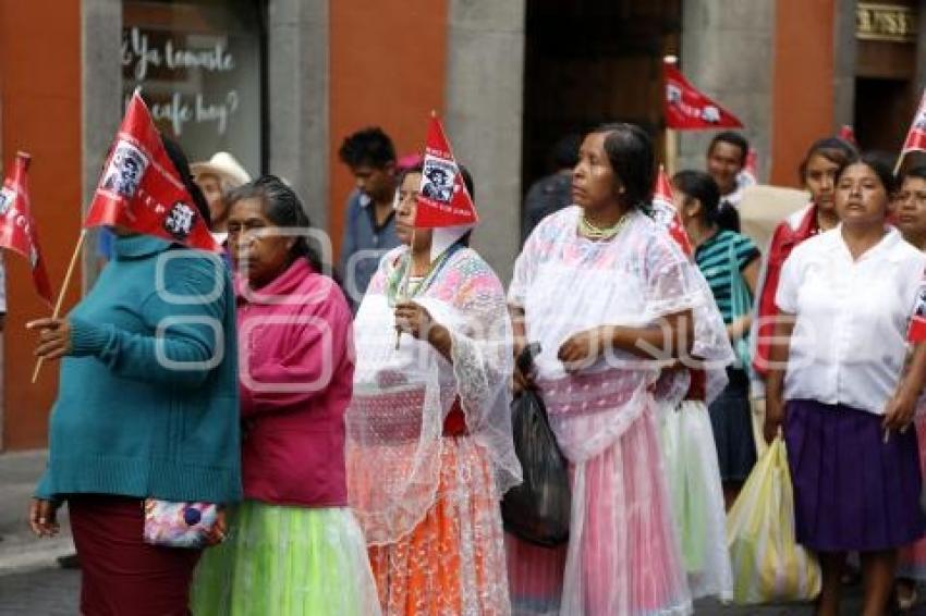 MANIFESTACIÓN . FRENTE DE COLONOS 8 DE JUNIO