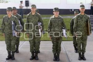 SEDENA . ENTREGA DE UNIFORMES