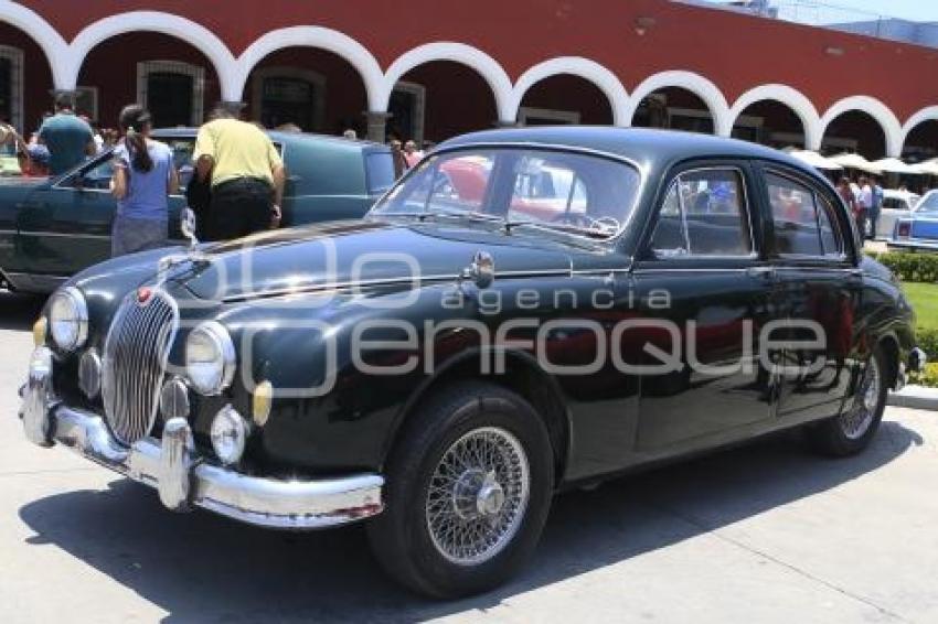 SAN PEDRO CHOLULA . AUTOS ANTIGUOS