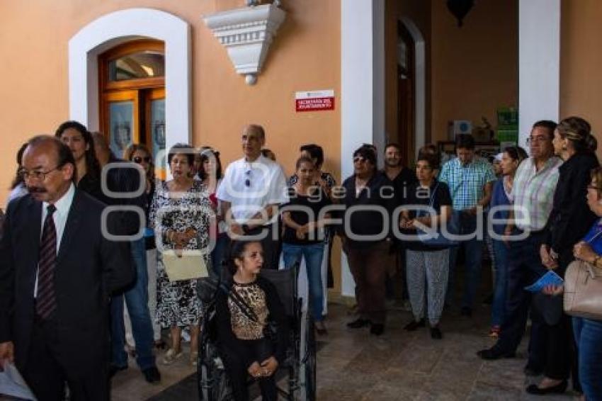 TEHUACÁN . ENTREGA DE FIRMAS