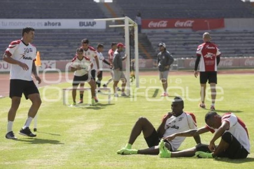 FÚTBOL . PRETEMPORADA . LOBOS BUAP