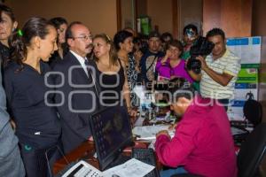 TEHUACÁN . ENTREGA DE FIRMAS