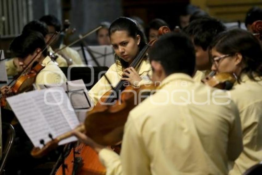 CONCIERTO ESPERANZA AZTECA