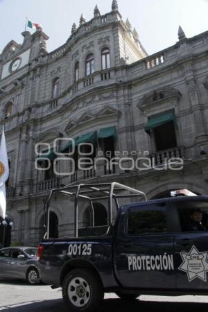 SEGURIDAD . POLICÍAS