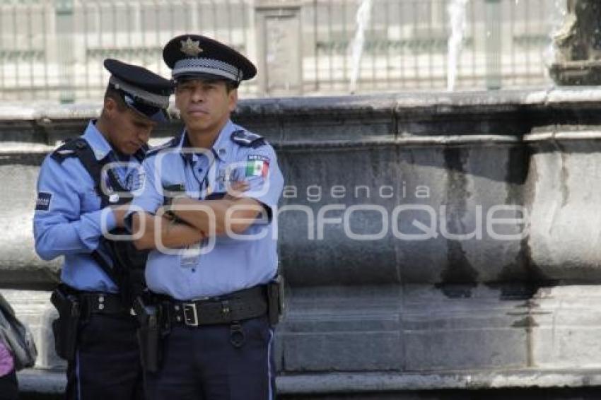 SEGURIDAD . POLICÍAS