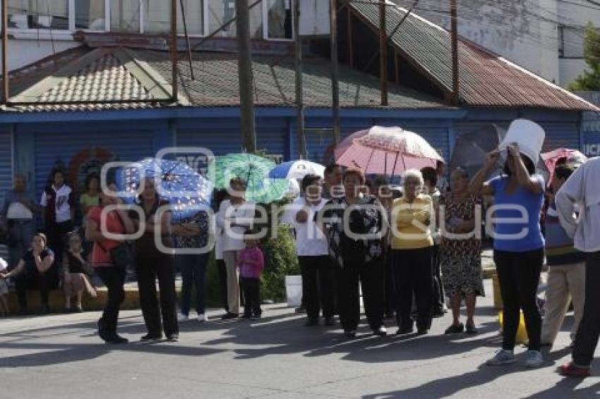 MANIFESTACIÓN . AGUA