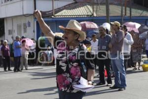 MANIFESTACIÓN . AGUA