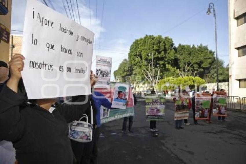 IMSS . MANIFESTACIÓN JUBILADOS