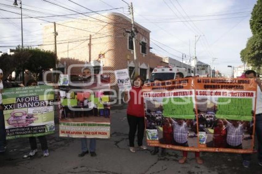 IMSS . MANIFESTACIÓN JUBILADOS