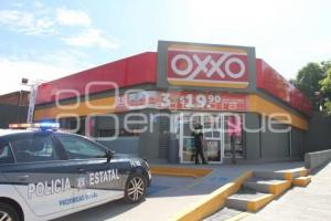 ASALTO OXXO LA LIBERTAD